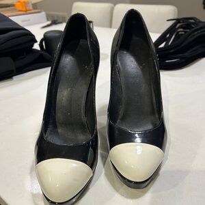 Vintage Chanel Black and White Women's Pumps
